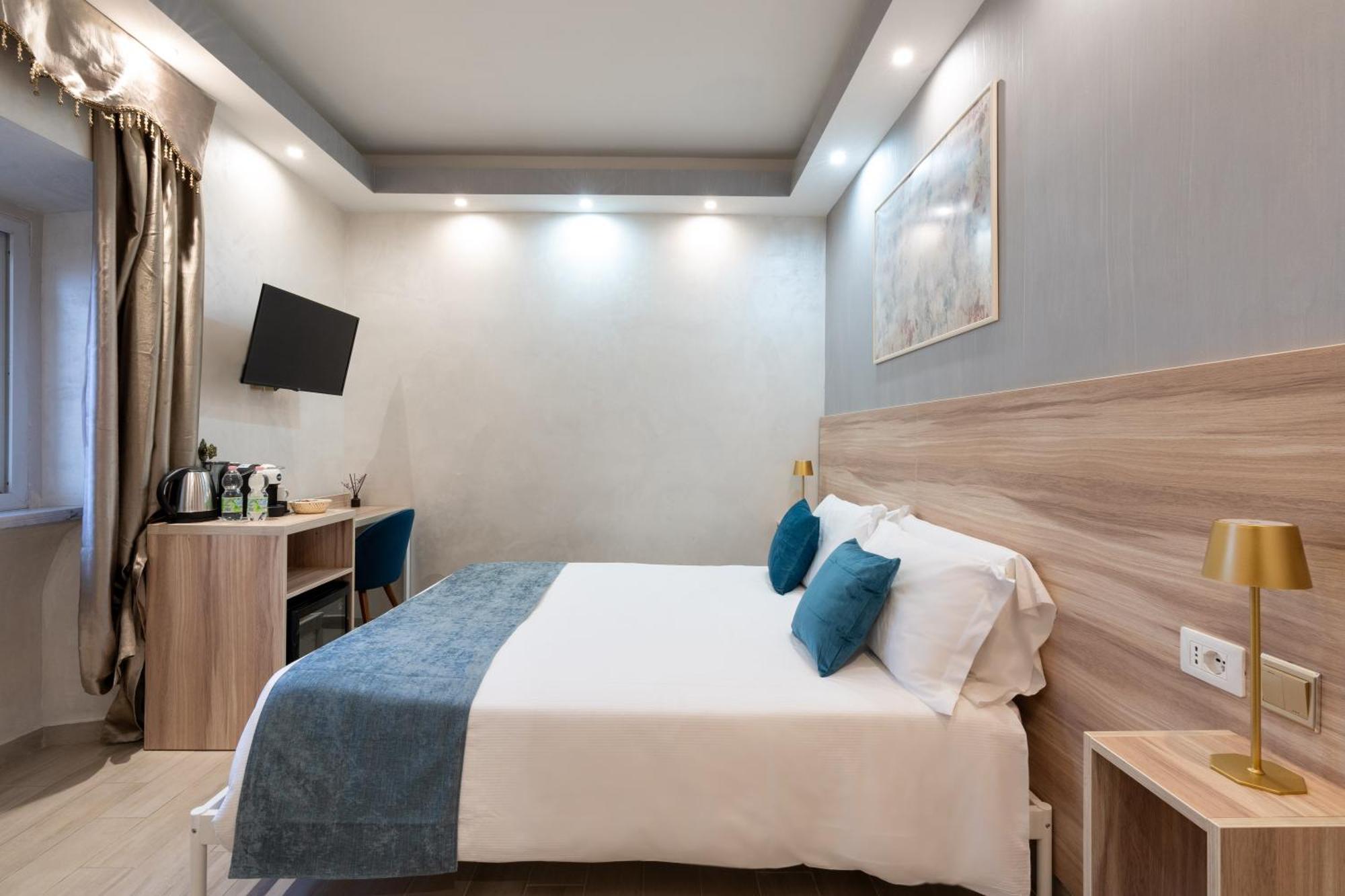 Leone D'Oro Guesthouse - Close To Piazza Vittorio Рим Экстерьер фото